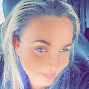 Meet your Posher, Leanna